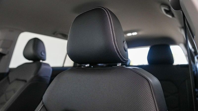 2025 Volkswagen Atlas 2.0T SE w/TechnologyImage 26