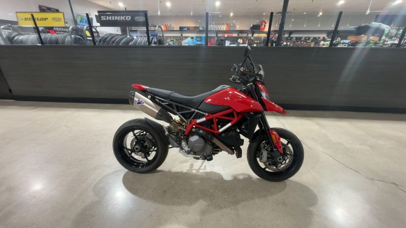 Used 2024 Ducati HYPERMOTARD 950 Image 5