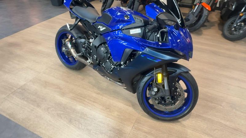 Used 2023 Yamaha YZF-R1 CA Image 6