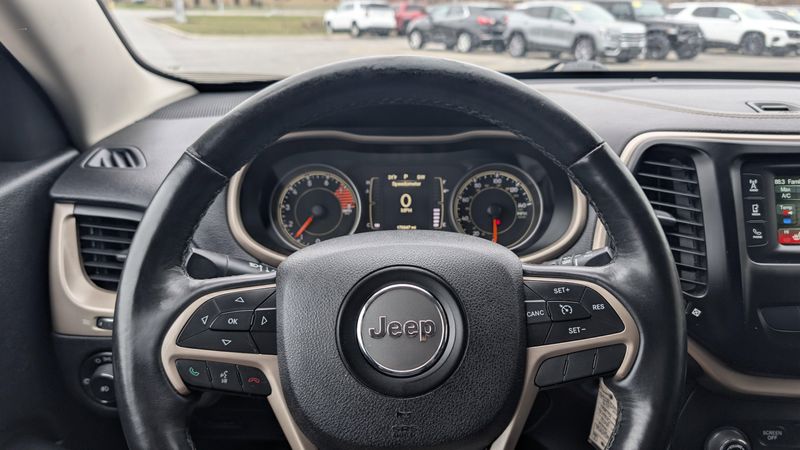 Used 2016 Jeep Cherokee LatitudeImage 20