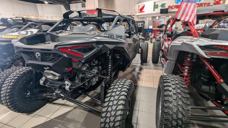 2025 Can-Am MAVERICK R MAX X 999T DCT TRIPLE BLACKImage 11