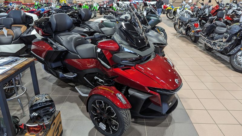 2024 CAN-AM SPYDER RT LIMITED DEEP MARSALA METALLIC WITH PLATINUMImage 4