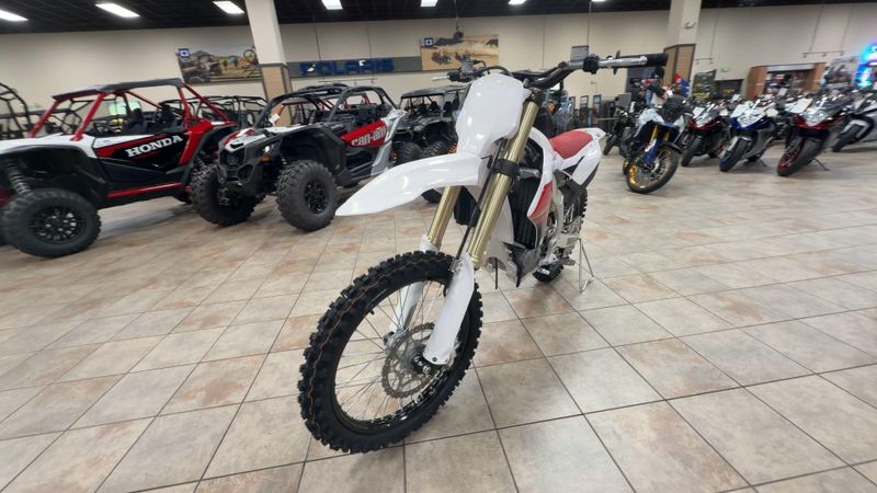 New 2026 Yamaha YZ450F 70TH ANNIVERSARY EDITION Image 5