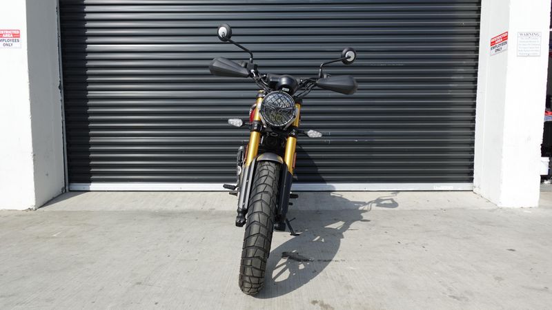 New 2025 Triumph Scrambler 400 X 