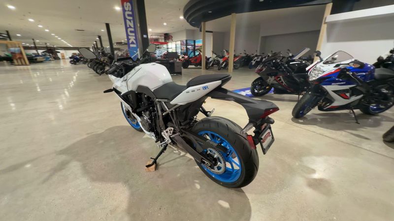 New 2026 Suzuki GSX-8R Image 7
