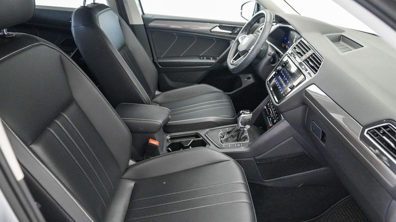 2022 Volkswagen Tiguan 2.0T SEImage 16
