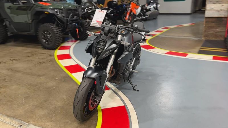 Used 2023 Suzuki GSX-8S Image 8