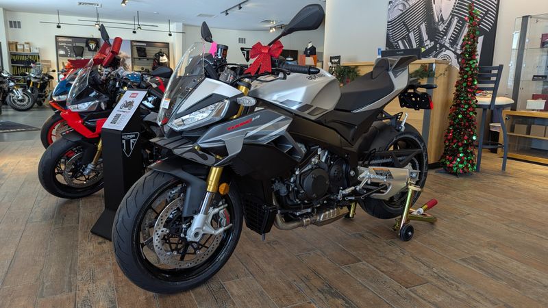 New 2026 Aprilia Tuono V4 1100 Image 1