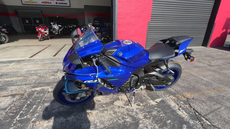 New 2026 Yamaha YZF-R1 Image 5
