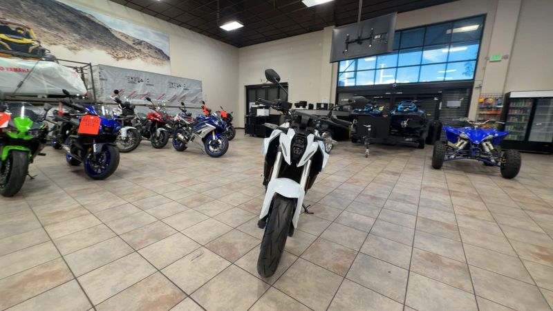 Used 2023 Suzuki GSX-8S Image 4