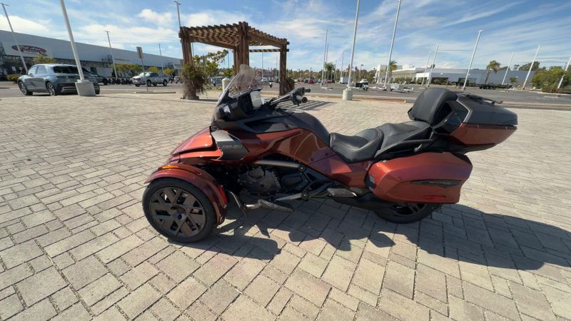 New 2026 Can-Am SPYDER F3 LIMITED SPECIAL SERIES (SE6) Image 6