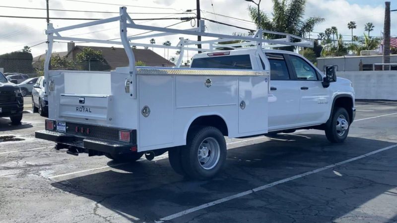 2024 Chevrolet Silverado 3500HD CC Work Truck in a Summit White exterior color and Jet Blackinterior. BEACH BLVD OF CARS beachblvdofcars.com 