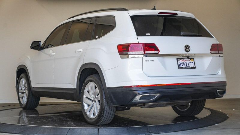 Used 2021 Volkswagen Atlas 3.6L V6 SE w/TechnologyImage 2