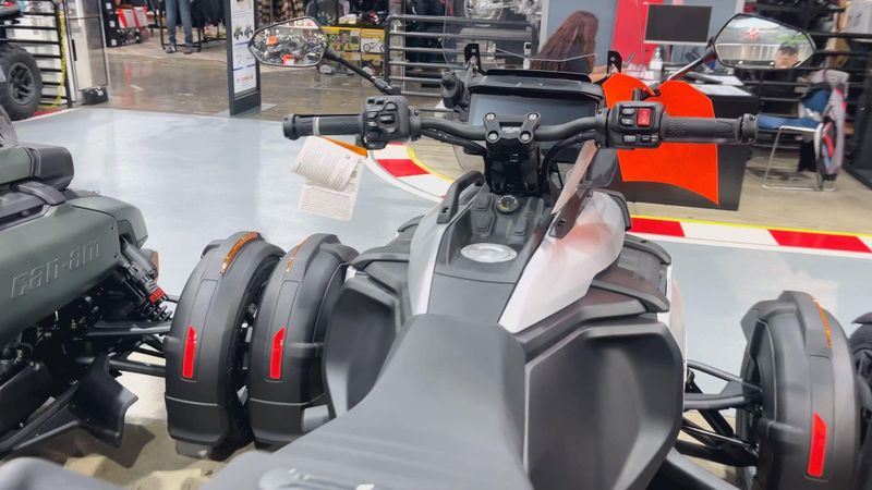New 2025 Can-Am CANYON STANDARD Image 4
