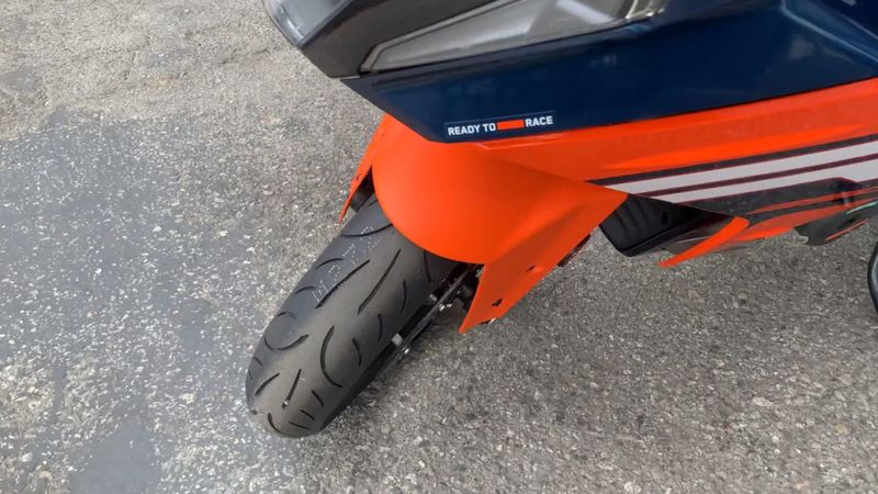 New 2024 KTM RC 390 Image 7