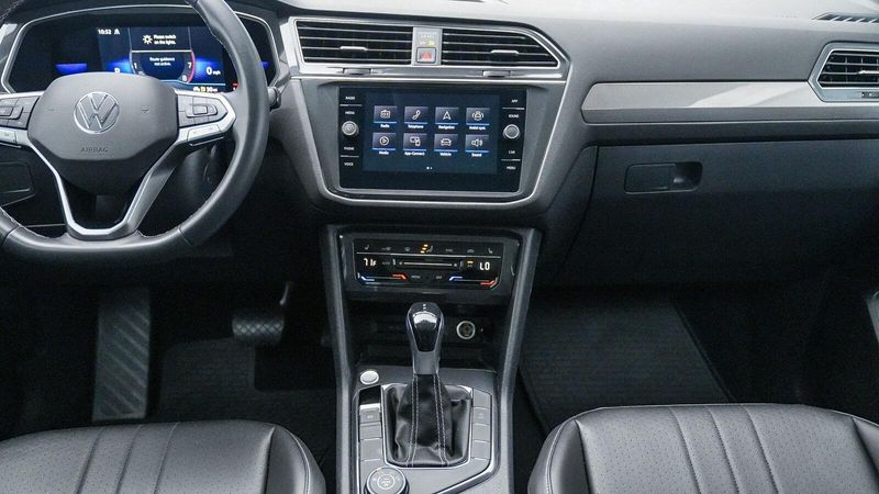 2022 Volkswagen Tiguan 2.0T SEImage 12