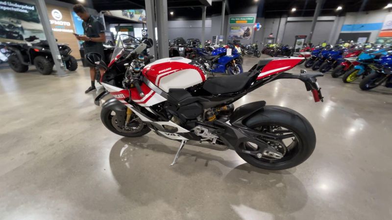 Used 2025 Ducati PANIGALE V4 TRICOLORE Image 5