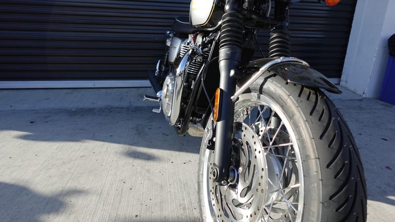 New 2025 Triumph Bonneville T120 