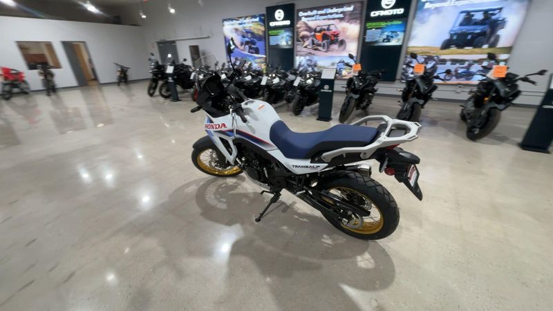 New 2026 Honda TRANSALP E-CLUTCH Image 2