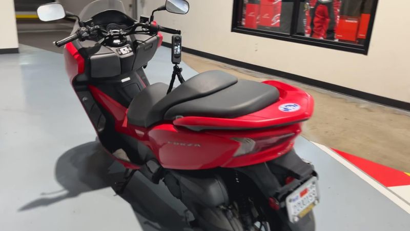 Used 2015 Honda FORZA Base Image 8