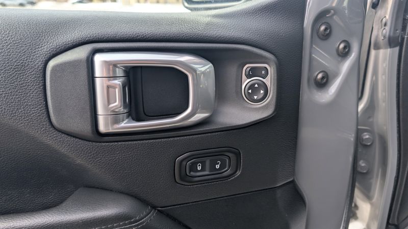 Used 2020 Jeep Wrangler Unlimited Sahara AltitudeImage 20