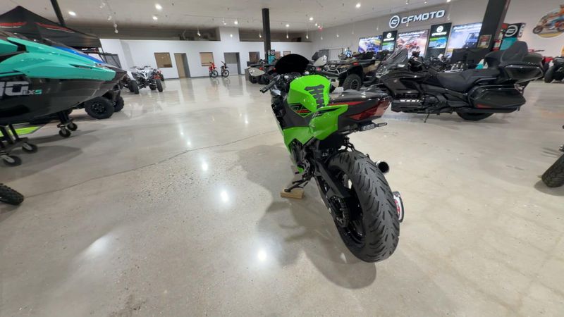 Used 2023 Kawasaki NINJA 400 Image 8