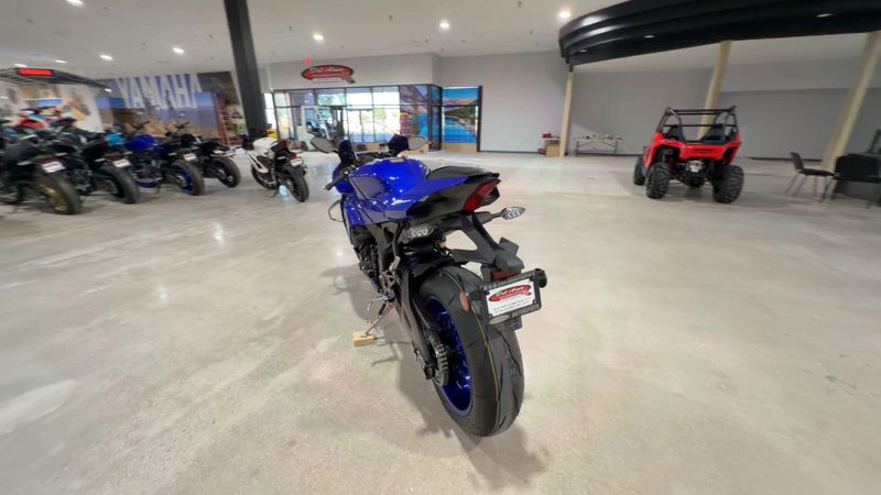 New 2026 Yamaha YZF-R1 Image 8
