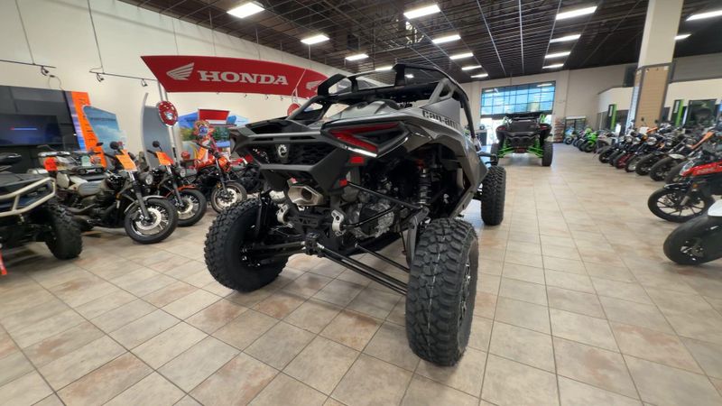 New 2026 Can-Am MAVERICK R X RS WITH SMART-SHOX 999T DCT Image 8