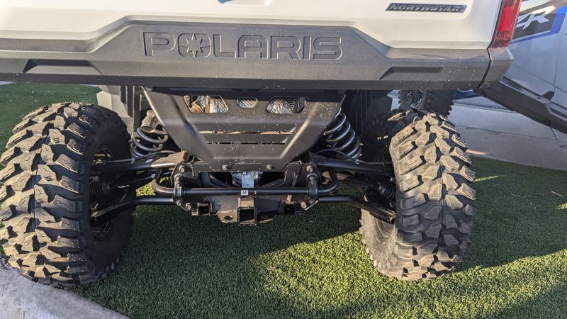 2025 POLARIS RANGER CREW XD 1500 NORTHSTAR EDITION ULTIMATE GHOST WHITE METALLIC SMOKE in a GHOST WHITE METALLIC SMOKE exterior color. Family PowerSports (877) 886-1997 familypowersports.com 