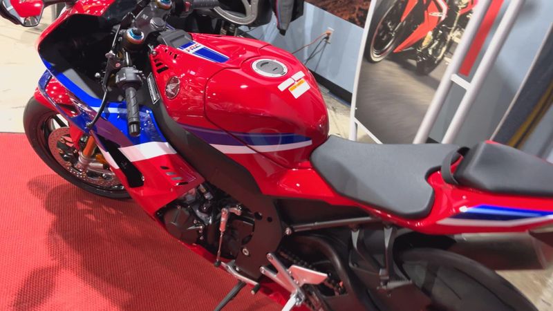 New 2025 Honda CBR1000RR-R FIREBLADE SP Image 9