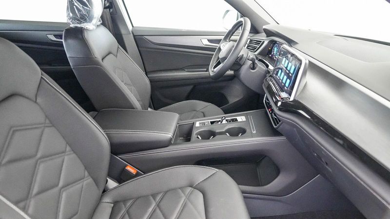 2025 Volkswagen Atlas Cross Sport 2.0T SEImage 17