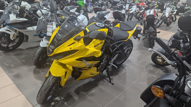 2024 Suzuki GSXS 8RImage 2