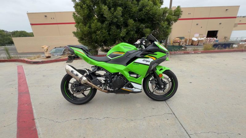 Used 2025 Kawasaki NINJA 500 KRT SE ABS Image 2