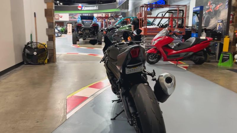 Used 2024 Suzuki GSX-R1000R CA Image 4