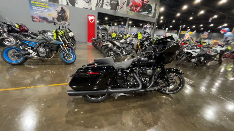 Used 2025 Harley-Davidson ROAD GLIDE Image 9