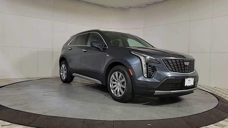 2020 Cadillac XT4 Premium Luxury photo 2