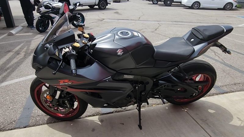 Used 2017 Suzuki GSX-R1000 Image 8