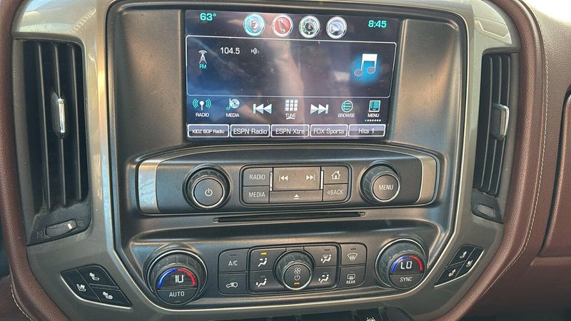 2016 Chevrolet Silverado 1500 High CountryImage 11