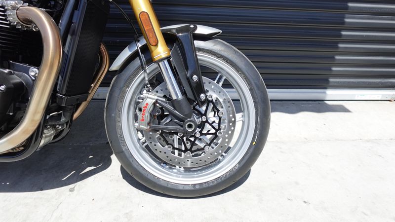 New 2027 Triumph Speed Twin 1200 Cafe Racer 