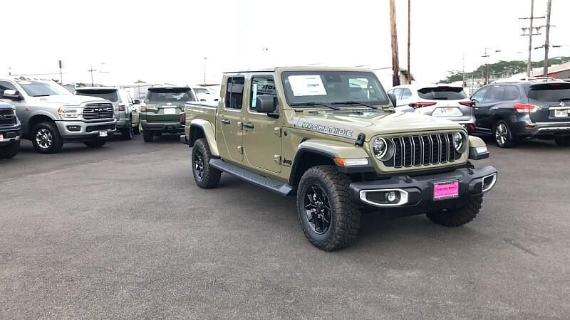 2025 Jeep Gladiator Sport photo 3