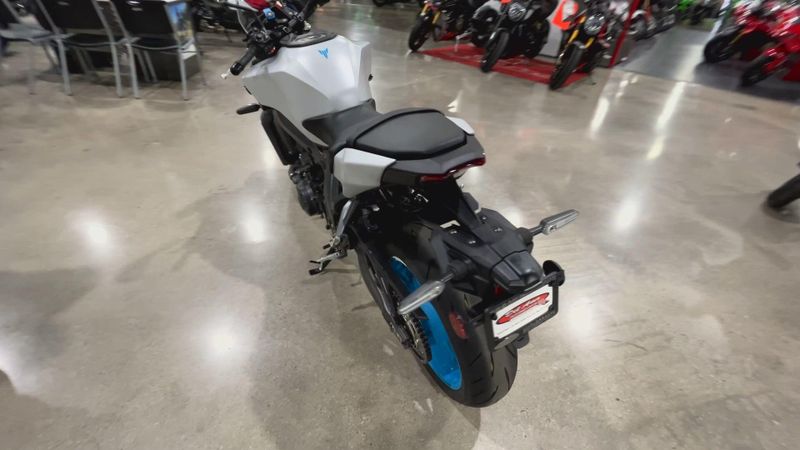 Used 2025 Yamaha MT-09 Image 6