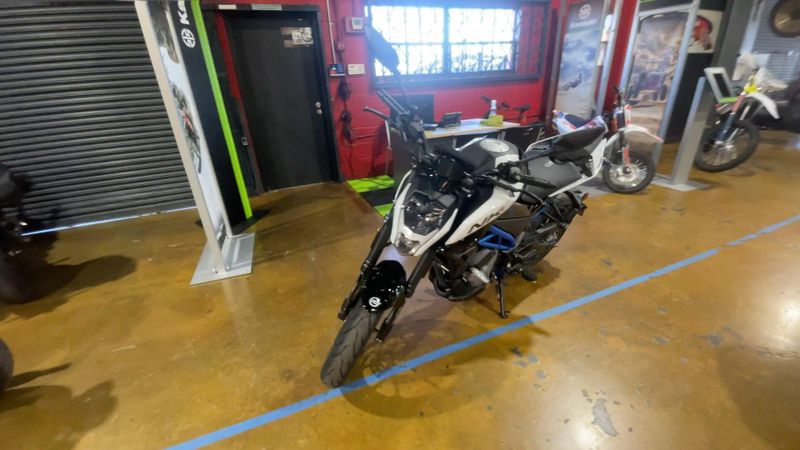 Used 2025 CFMOTO 300NK Image 5