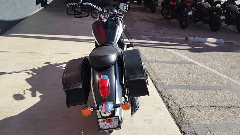 Used 2015 Kawasaki VULCAN 900 CLASSIC Image 2