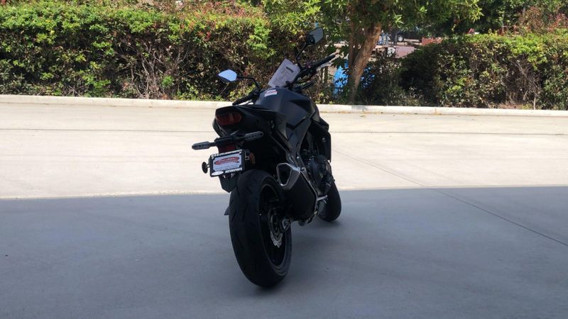 New 2026 Honda CB750 HORNET E-CLUTCH Image 3