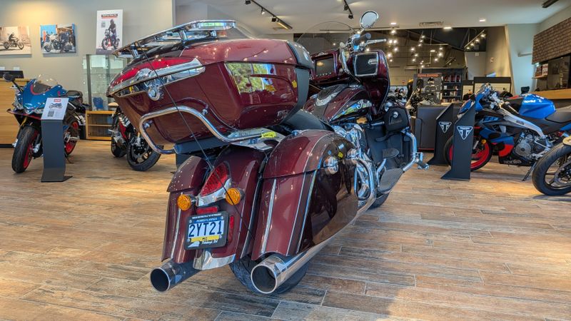 Used 2021 Indian Motorcycle Roadmaster Image 3