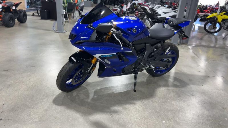 New 2025 Yamaha YZF-R7 Image 4