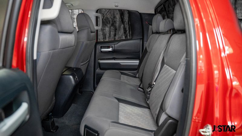 2017 Toyota Tundra SR5 photo 14