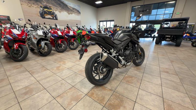 New 2025 Honda CB750 HORNET Image 9