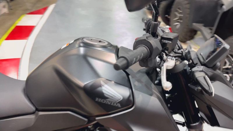 New 2025 Honda CB750 HORNET Image 5