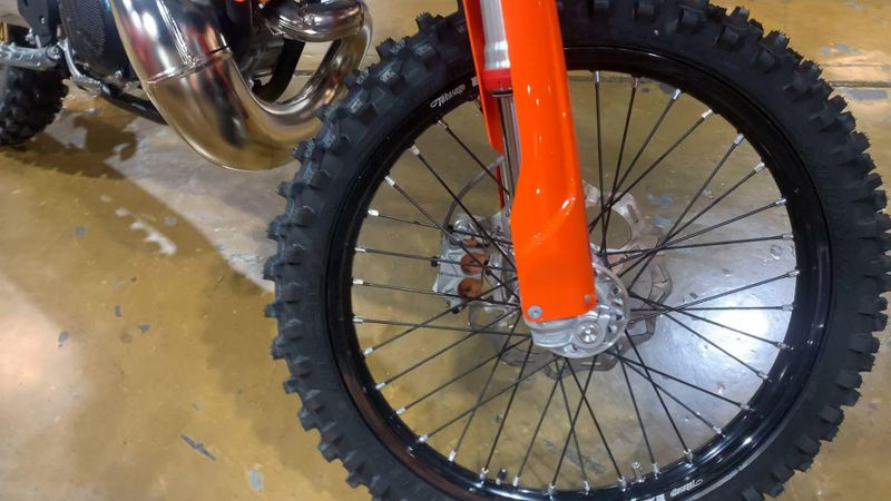 2025 KTM 300 SX Image 3